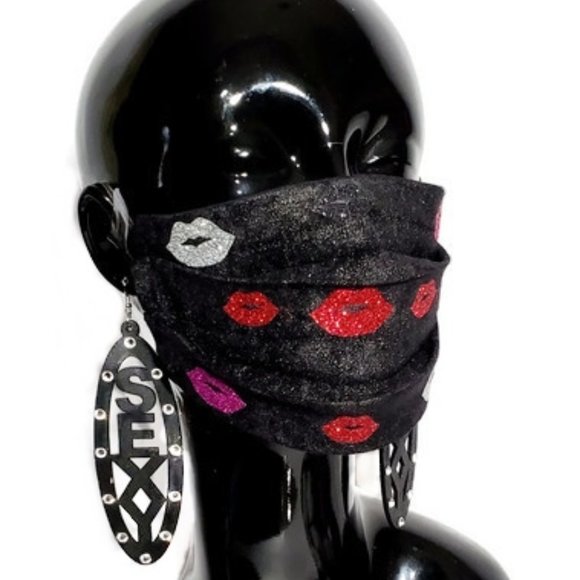 Lips/Kisses Handmade Cotton Face Mask, Reuse/Wash. - Picture 5 of 5